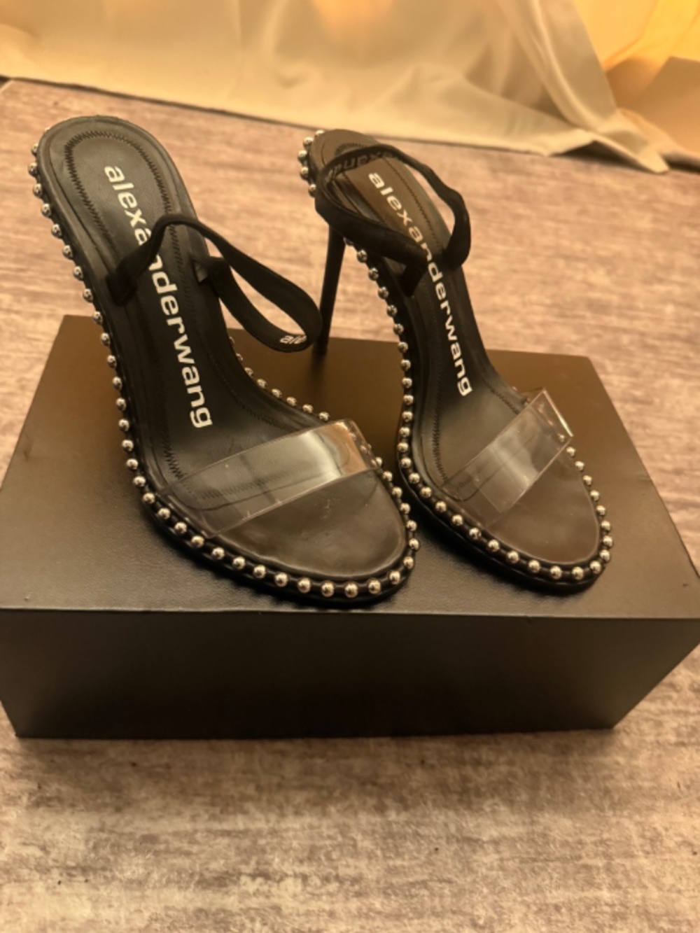 Heels - Picture 3 of 4